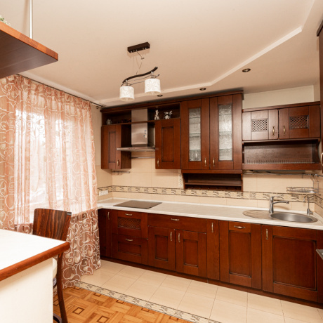 Фотография 4-комнатная квартира по адресу Долгиновский тракт, 50 - фото 1