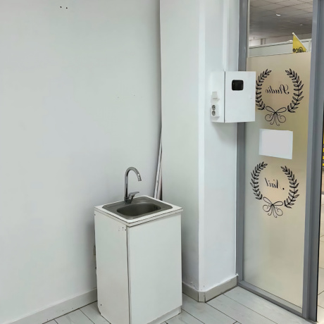 Фотография Продажа торгового помещения 12 м2 в ТЦ Немига, 3 - фото 3