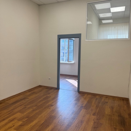 Фотография Сдаётся в аренду  помещение под офис в БЦ Европа на 4 этаже, кабинетная система. - фото 6