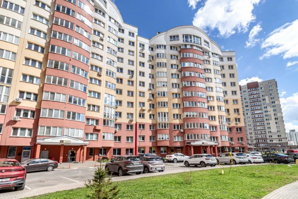 Аренда многофункционального помещения 76,8 кв.м. в ЖК Мегаполис рядом со ст.м. Малиновка. - фото 1