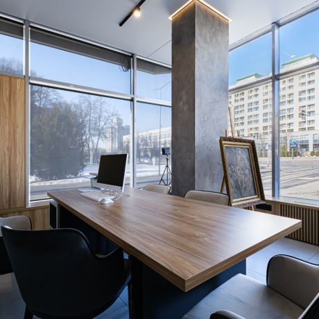 Фотография Срочно! Аренда помещения под автосалон, салон мототехники, салон  декора, керамики, светильников, мягкой и офисной мебели! - фото 8