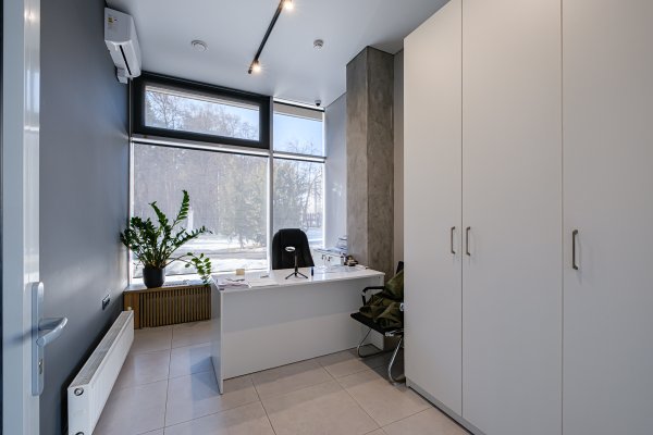 Срочно! Аренда помещения под автосалон, салон мототехники, салон  декора, керамики, светильников, мягкой и офисной мебели! - фото 17