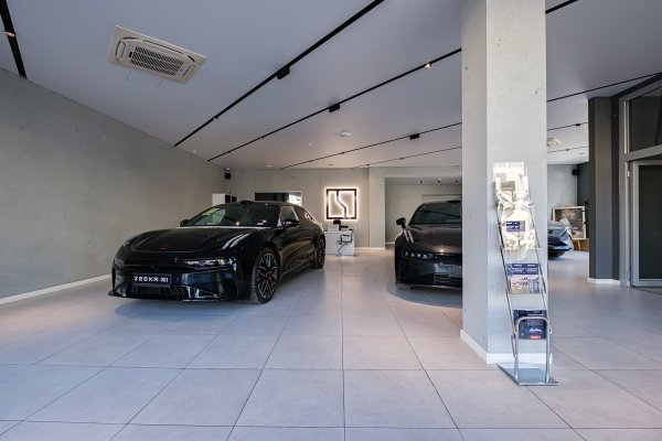 Срочно! Аренда помещения под автосалон, салон мототехники, салон  декора, керамики, светильников, мягкой и офисной мебели! - фото 6