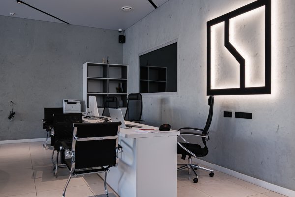 Срочно! Аренда помещения под автосалон, салон мототехники, салон  декора, керамики, светильников, мягкой и офисной мебели! - фото 12