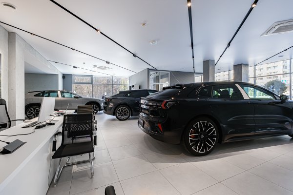 Срочно! Аренда помещения под автосалон, салон мототехники, салон  декора, керамики, светильников, мягкой и офисной мебели! - фото 14