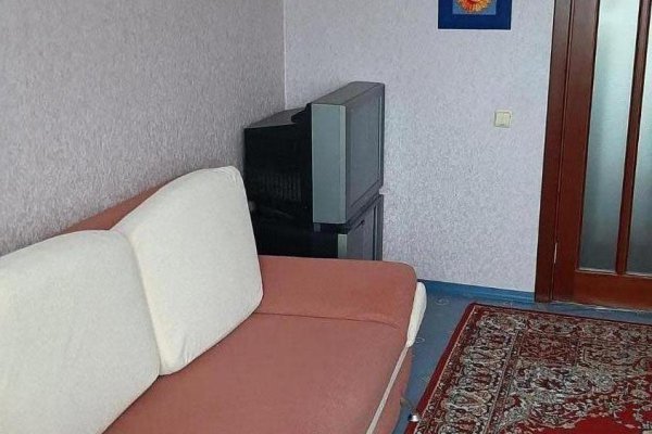 2-комнатная квартира по адресу РУССИЯНОВА И.Н., 13 - фото 1