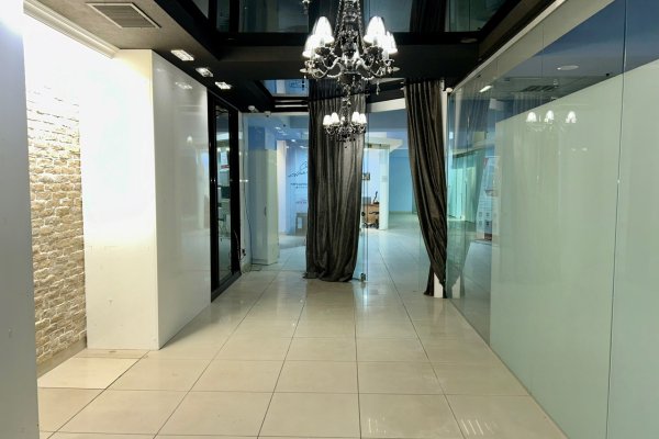 Сдаем помещение в ТЦ Кульман с ремонтом - фото 3