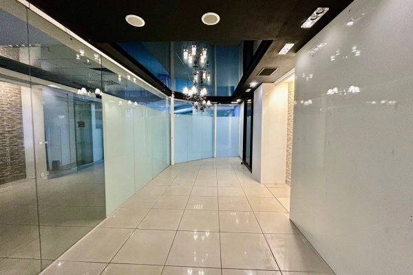 Сдаем помещение в ТЦ Кульман с ремонтом - фото 1