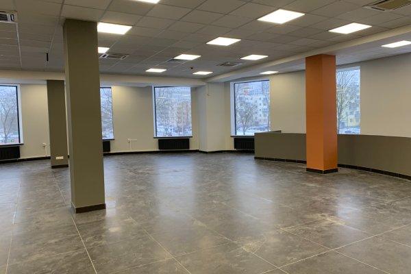 Сдается офис 300м ПЕРВЫЙ ЭТАЖ, ОТДЕЛЬНЫЙ ВХОД на ул Бирюзова в БЦ Green Plaza - фото 2