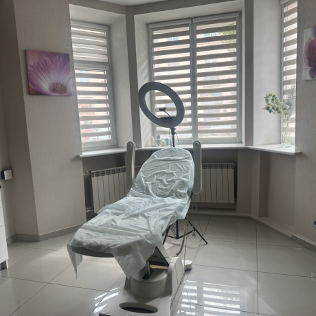 Фотография Продается коммерческое помещение (200 кв.м.) на 1 этаже жилого дома с отдельным входом, ул. Берестянская, пл. Победы - фото 8