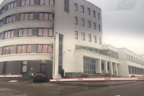Первый этаж, отдельный вход - Сдается офисный блок 435м, на улице Нарочанская, 11,  - фото 9