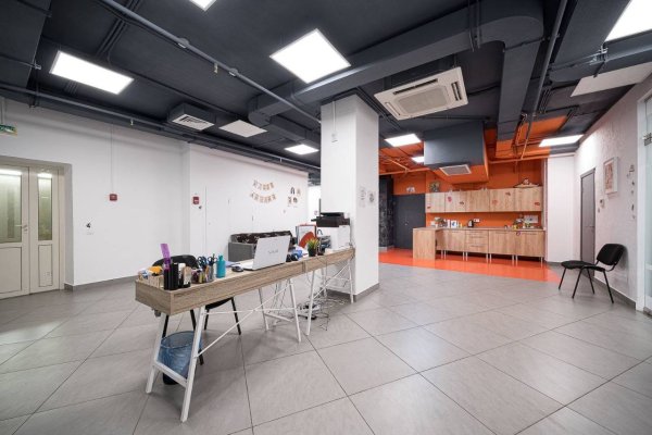 Продается офис 260м, ОТДЕЛЬНЫЙ ВХОД на проспекте Победителей-Славянский квартал - фото 3