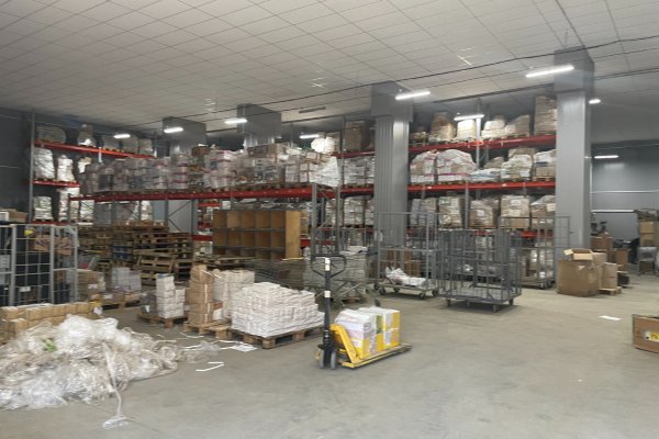 Сдается склад 400м отапливаемый , на ул. Октябрьская , метро в шаговой доступности. - фото 2