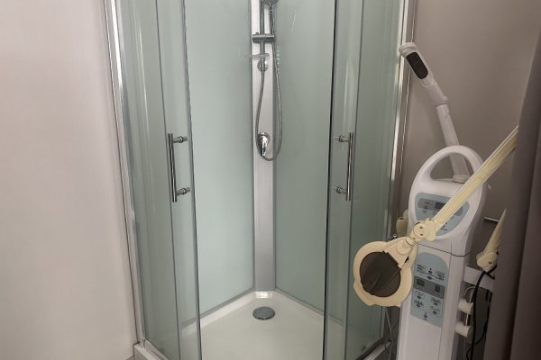 Продается коммерческое помещение (200 кв.м.) на 1 этаже жилого дома с отдельным входом, ул. Берестянская, пл. Победы - фото 9