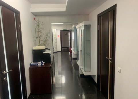 Сдается административное помещение 260м с  мебелью, на ул Радужная,17, первый этаж, отдельный вход - фото 3