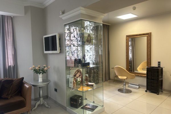 Продается коммерческое помещение (200 кв.м.) на 1 этаже жилого дома с отдельным входом, ул. Берестянская, пл. Победы - фото 3