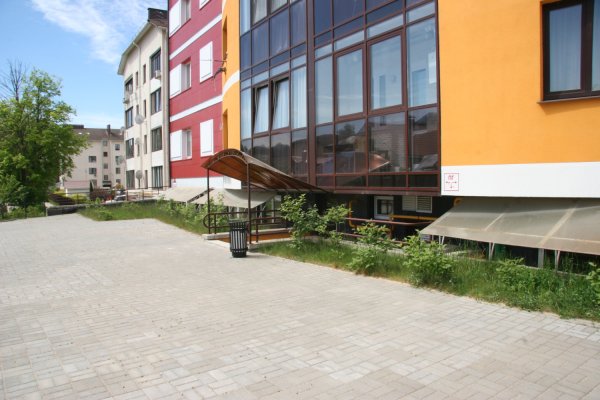 Продается административное помещение 260м, 1-й этаж на ул. Тепличная ,9 - фото 1