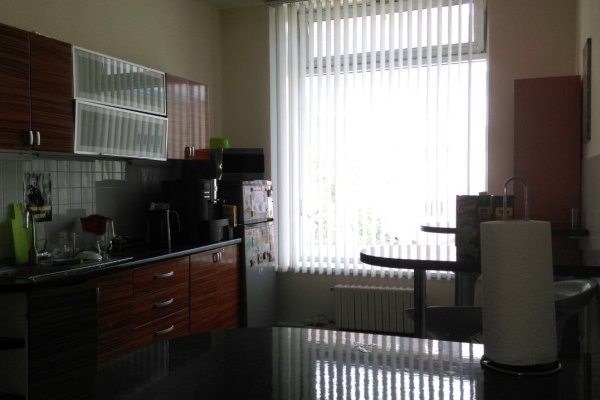 Продается офисный блок 700м, ПЕРВЫЙ ЭТАЖ, отдельный вход на ул Володько, 6 - фото 1