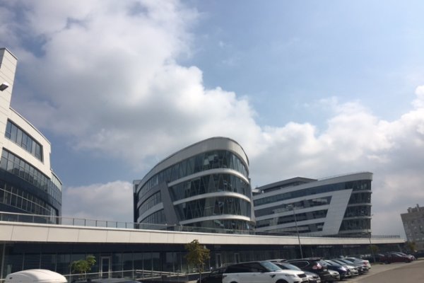 Сдается в аренду офис в БЦ Ривьера на пр Победителей - 240кв.м - фото 1