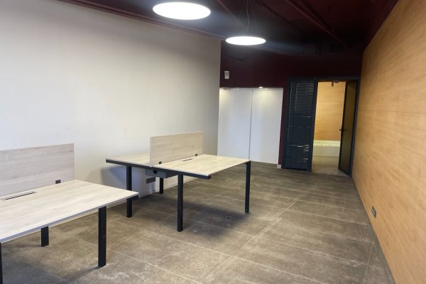 Офис с мебелью в аренду в бизнес центре - фото 2