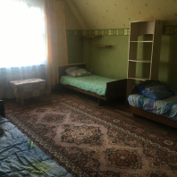 Фотография Сдается 1/2 часть дома. Отдельный вход.2эт.120м.кв.4комнаты 2с/у.До 12чел.От собственника. - фото 2