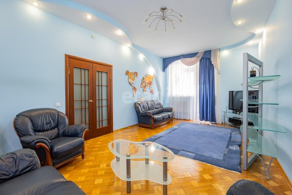 3-комнатная квартира по адресу Воронянского ул., д. 50 к. 4 - фото 1