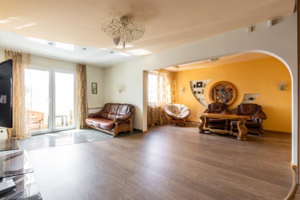 3-комнатная квартира по адресу Жуковского ул., д. 23 - фото 1