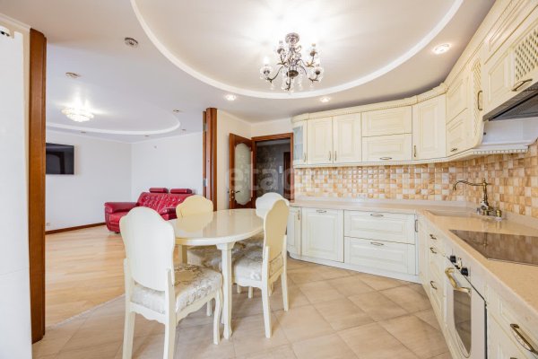 3-комнатная квартира по адресу Героев 120 Дивизии ул., д. 17 - фото 4