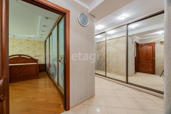 3-комнатная квартира по адресу Героев 120 Дивизии ул., д. 17 - фото 14