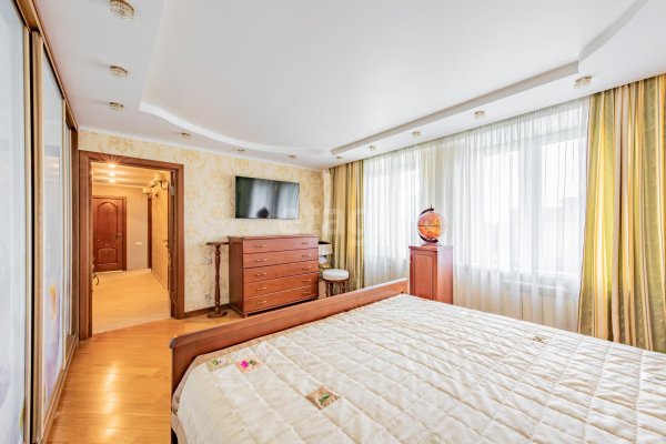 3-комнатная квартира по адресу Героев 120 Дивизии ул., д. 17 - фото 20