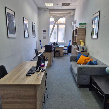 Фотография Офис в аренду у метро (Толбухина, 2) - фото 1