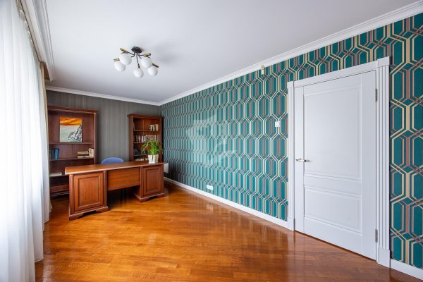 5+ -комнатная квартира по адресу Машерова просп., д. 54 - фото 2