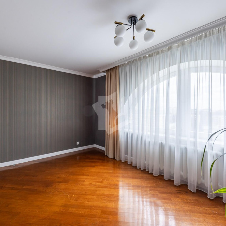 Фотография 5+ -комнатная квартира по адресу Машерова просп., д. 54 - фото 4