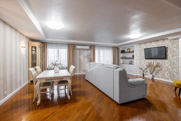 5+ -комнатная квартира по адресу Машерова просп., д. 54 - фото 12