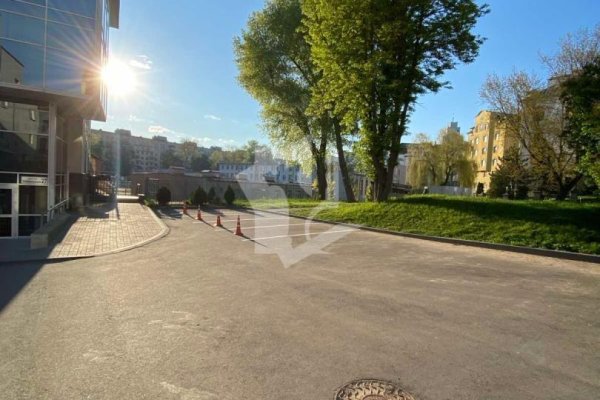 Сдается торговое помещение по адресу г. Минск, Замковая ул., д. 27 - фото 2