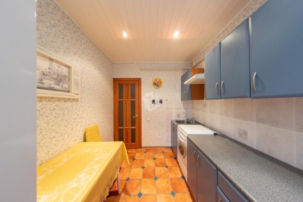 2-комнатная квартира по адресу Микрорайон 1 м-н, д. 4 - фото 9