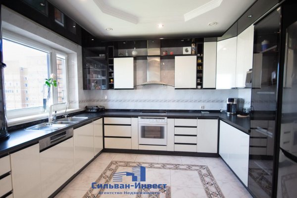 4-комнатная квартира по адресу Независимости просп., д. 181 - фото 1