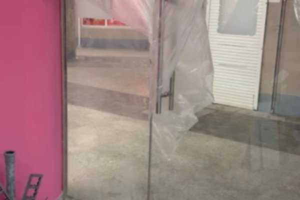 Торговое помещение в подземном переходе метро Уручье - фото 1