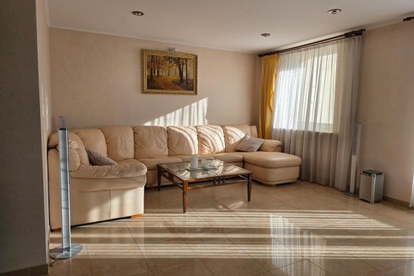 4-комнатная квартира по адресу Победителей просп., д. 73 к. 1 - фото 1