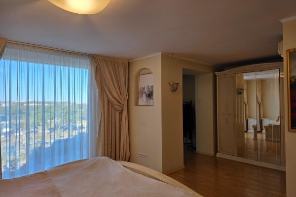 4-комнатная квартира по адресу Победителей просп., д. 73 к. 1 - фото 8