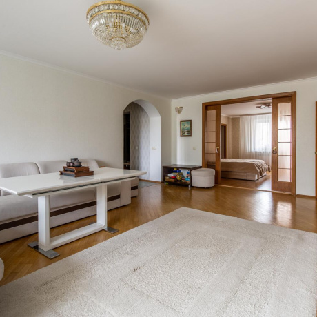 Фотография 5+ -комнатная квартира по адресу Пономаренко ул., д. 54 - фото 4