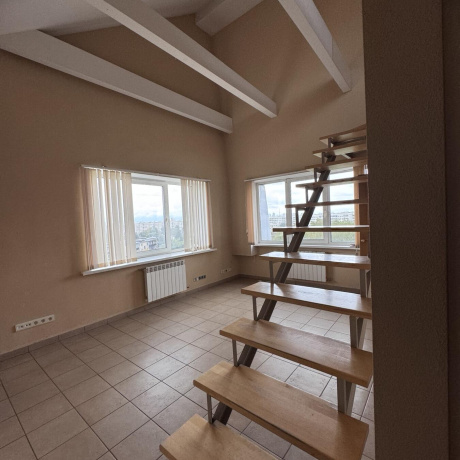 Фотография 5+ -комнатная квартира по адресу Авангардная ул., д. 48 к. а - фото 1