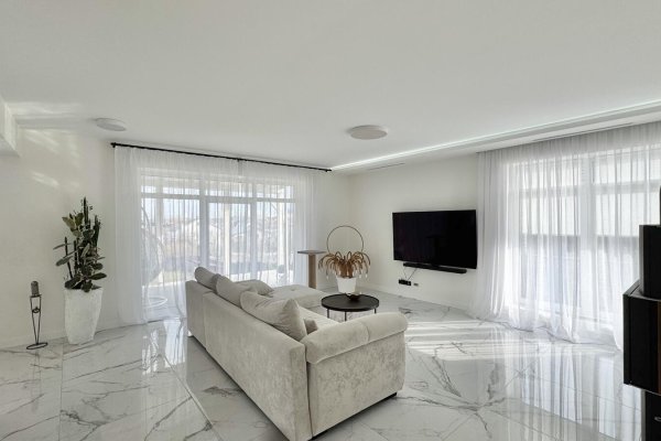 Продается коттедж д. Тарасово, Радужная ул. - фото 1