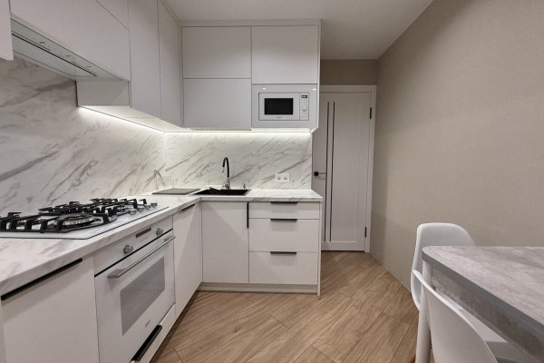 3-комнатная квартира по адресу Нестерова ул., д. 72 - фото 1