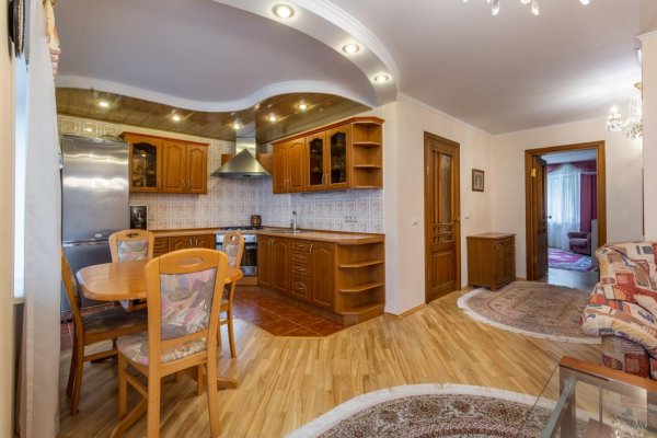 3-комнатная квартира по адресу Полиграфический 1-й пер., д. 4 - фото 1