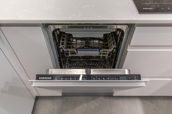 1-комнатная квартира по адресу Леонида Щемелёва ул., д. 14 - фото 11