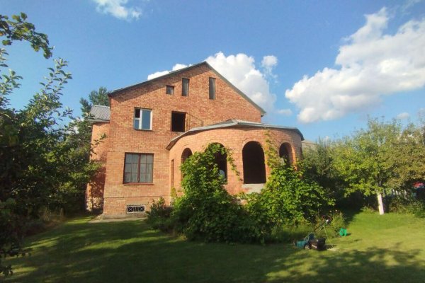 Продается дом г. Заславль, Ефремова ул. - фото 1