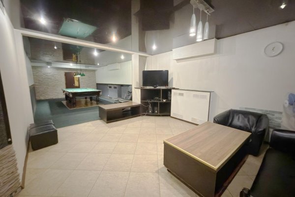 Продается торговое помещение по адресу г. Минск, Замковая ул., д. 33 - фото 1