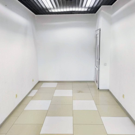 Фотография Компактное помещение 16.4 м.кв. возле метро, 2 этаж - фото 1