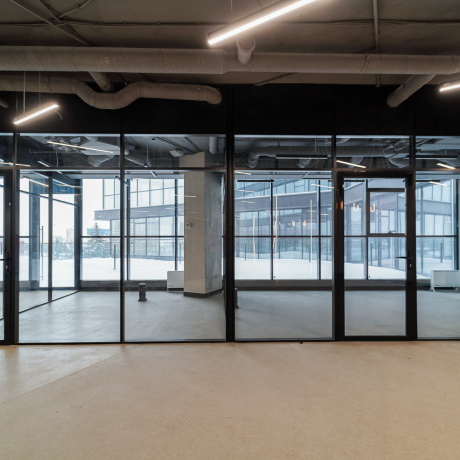 Фотография Продаётся офисное помещение с террасой в современном новом бизнес центре &laquo;Левада&raquo;. Бизнес центр &laquo;Левада&raquo; - фото 16